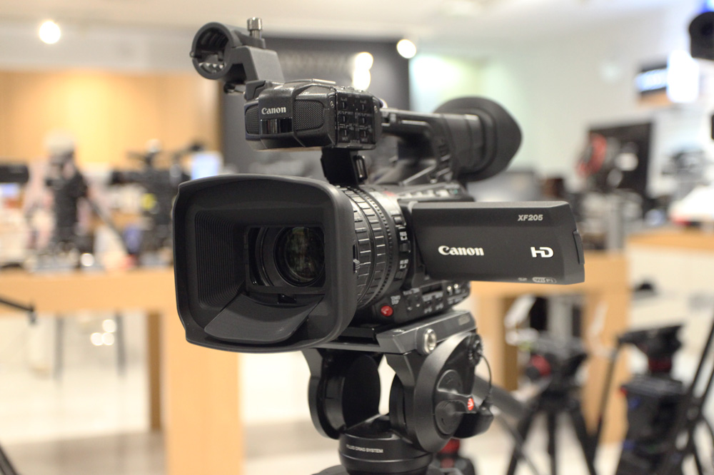 展示中】Canon 業務用フルHDビデオカメラ XF205、ついに発売！ – 新着
