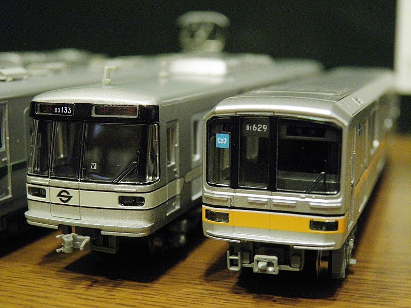 マイクロエース営団03系で、メトロな並びと東横線な並びで日比直に思い