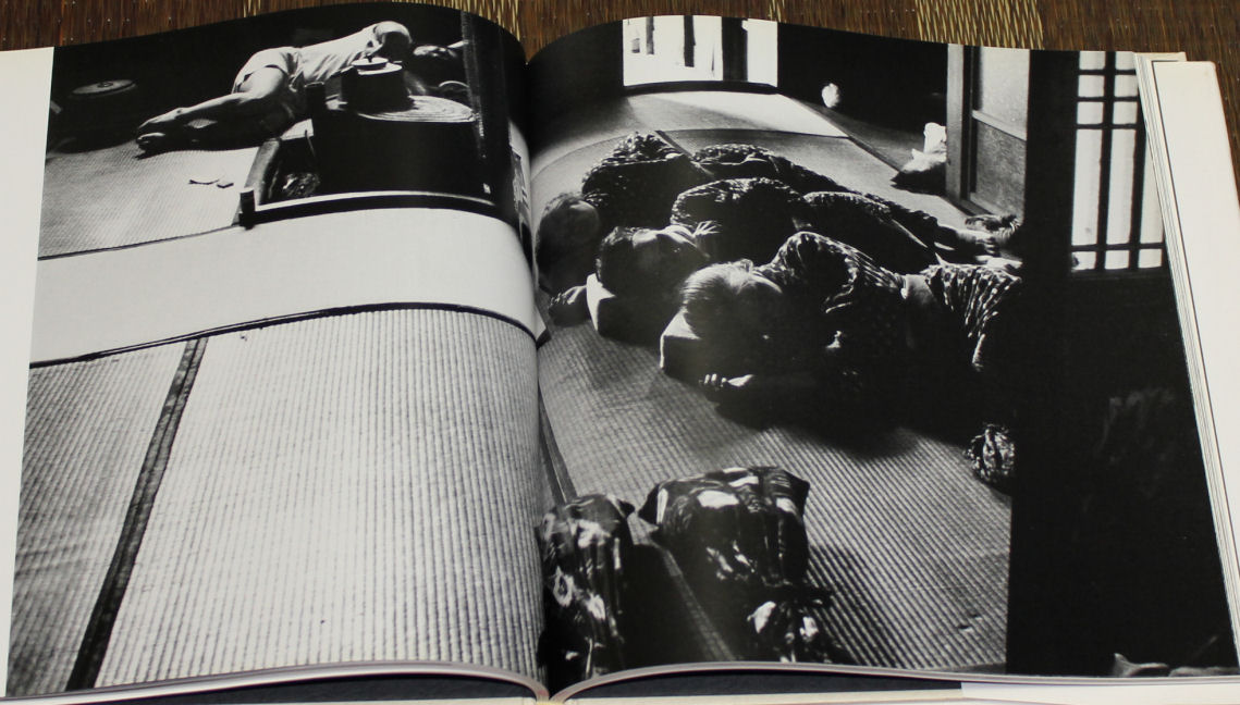 瞽女（ごぜ） 盲目の旅芸人 安達浩写真集」安達浩著 京都書院