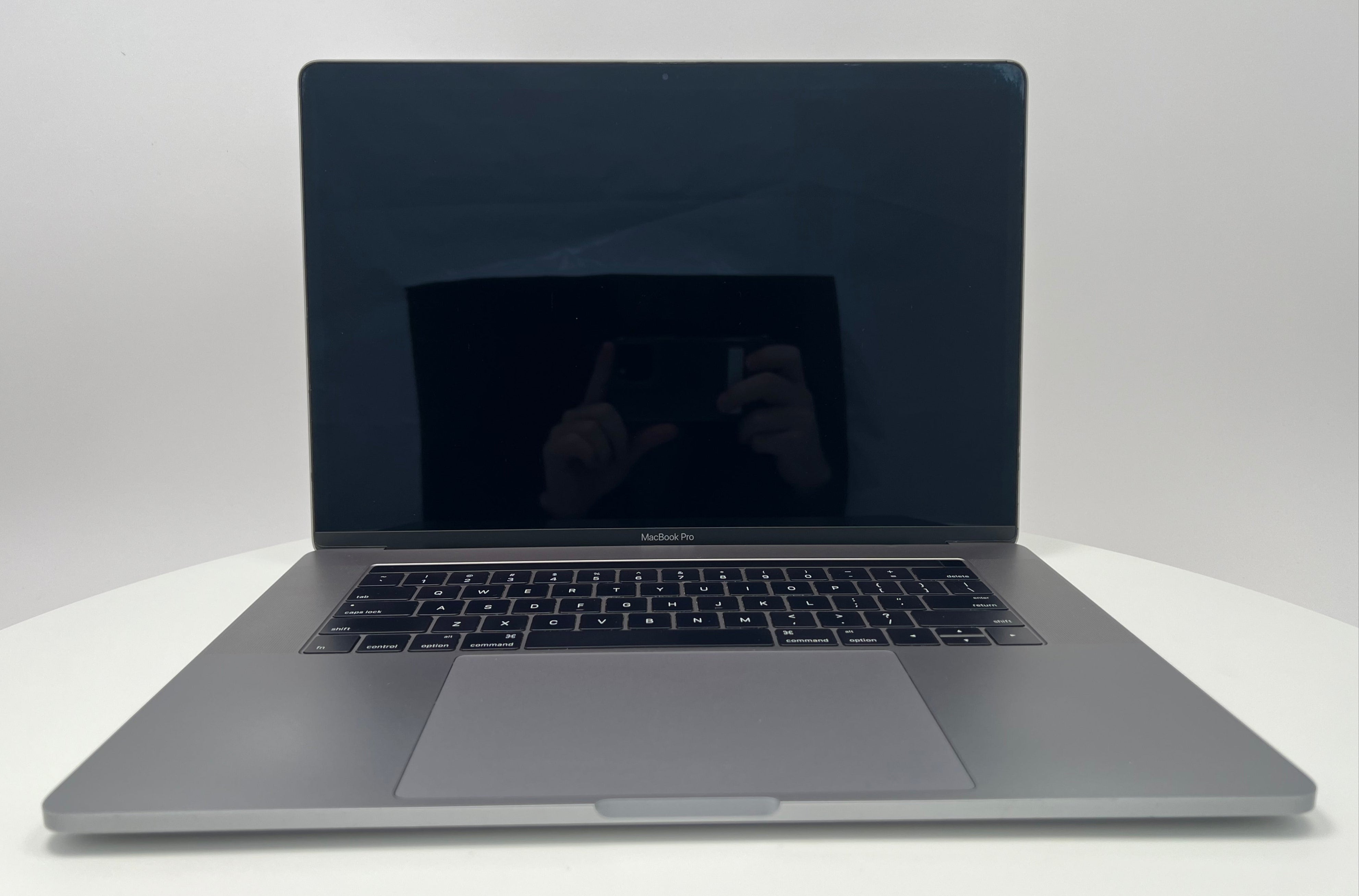 2016 MacBook Pro 15-inch i7 – 16GB RAM 512B SSD Space Gray | Techable