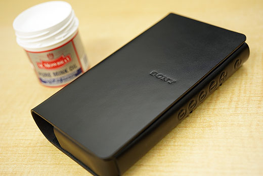 レビュー】「NW-WM1ZM2」「NW-WM1AM2」専用レザーケース『CKL-NWWM1M2