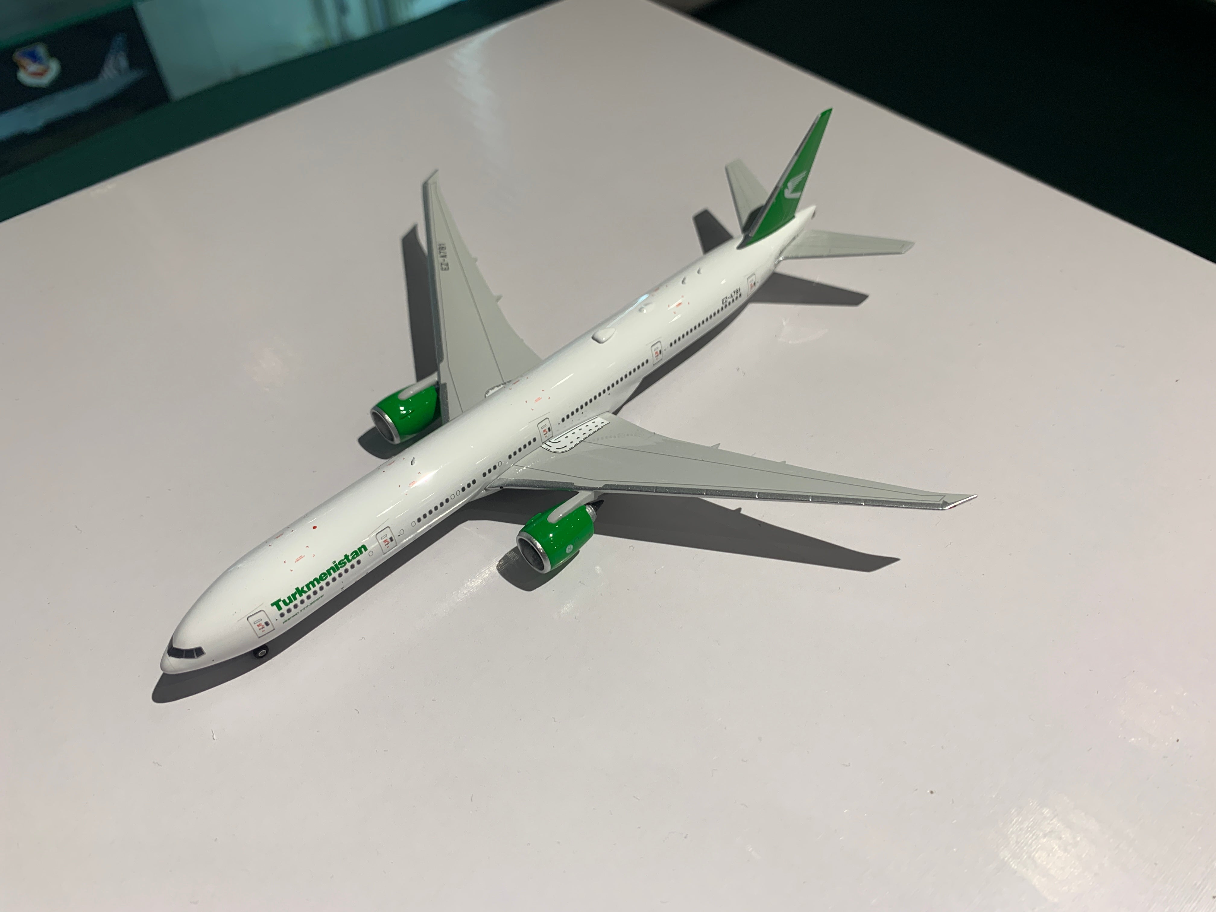 Phoenix 777-300ER トルクメニスタン航空 EZ-A781 1/400[11890]