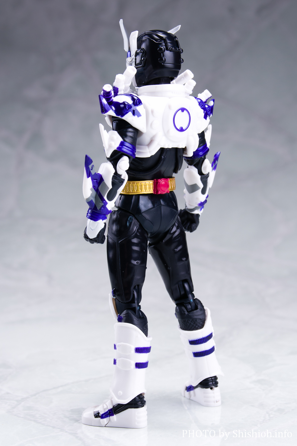 S.H.Figuartsフィギュアーツ 仮面ライダーマッドローグ Amazon.co.jp