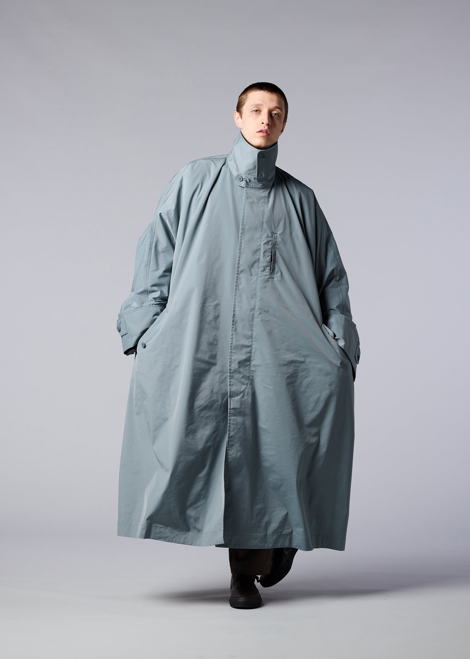 WIND COAT – ISSEY MIYAKE ONLINE STORE