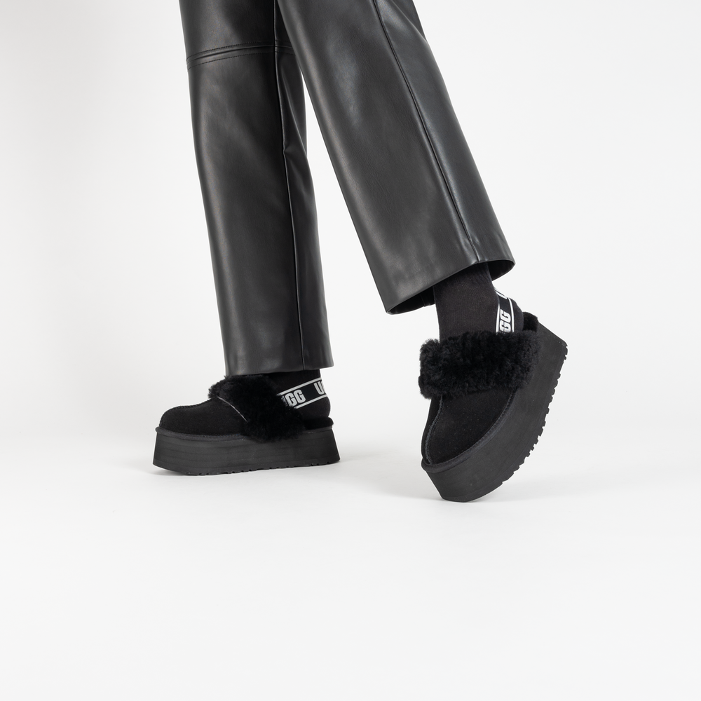 UGG FUNKETTE NERO - SNEAKERS DONNA | Courir.it