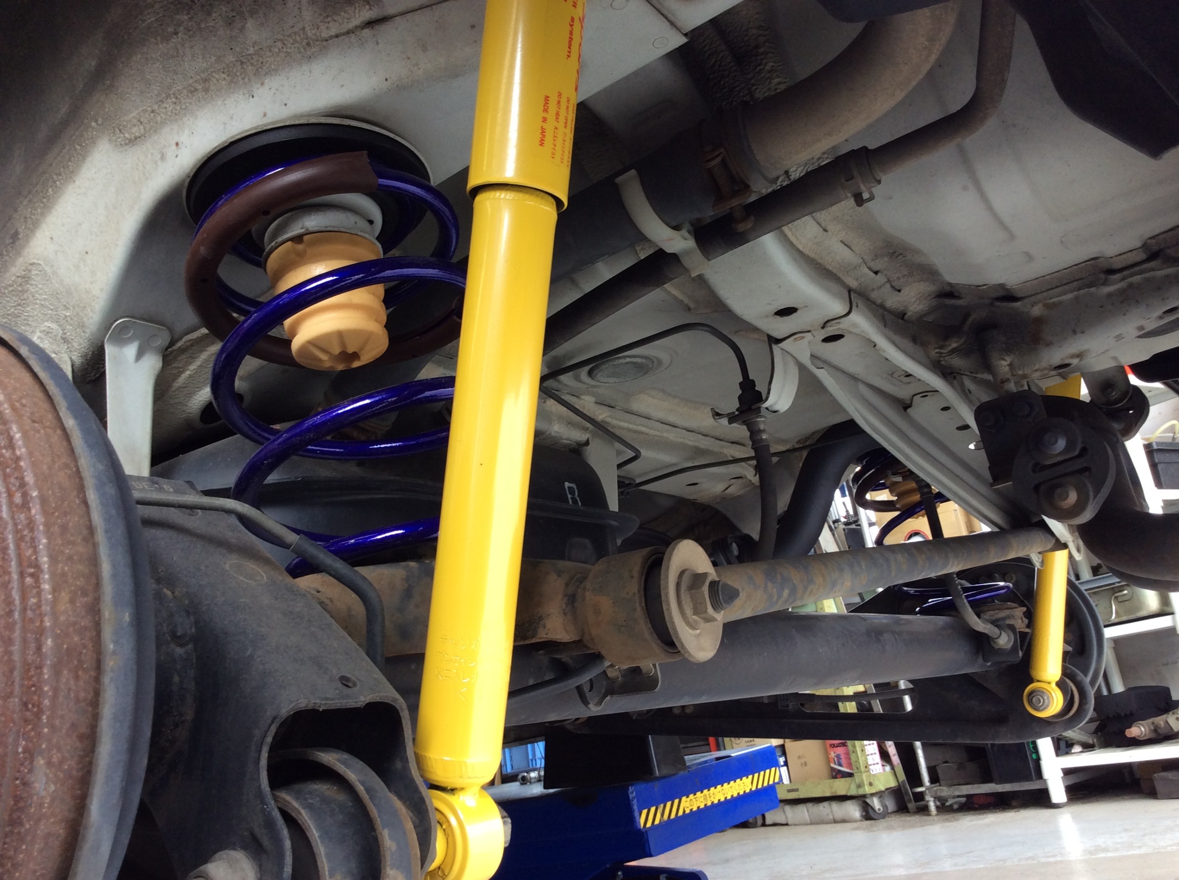 パレットSW MK21S ショックアブソーバー交換します！ | スズキ