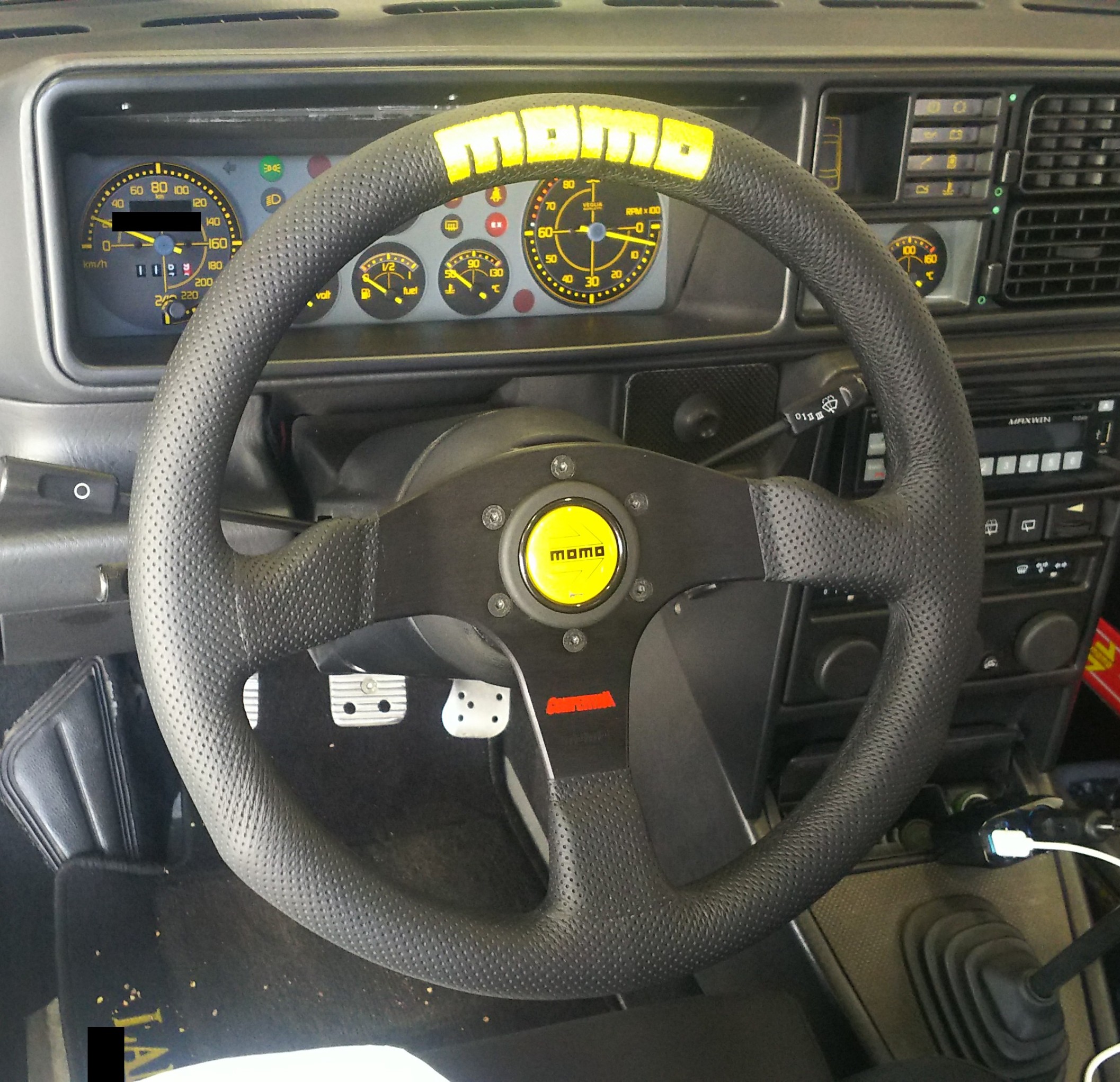 MOMO Steering Wheels」 | ランチア デルタ インテリア インテリア