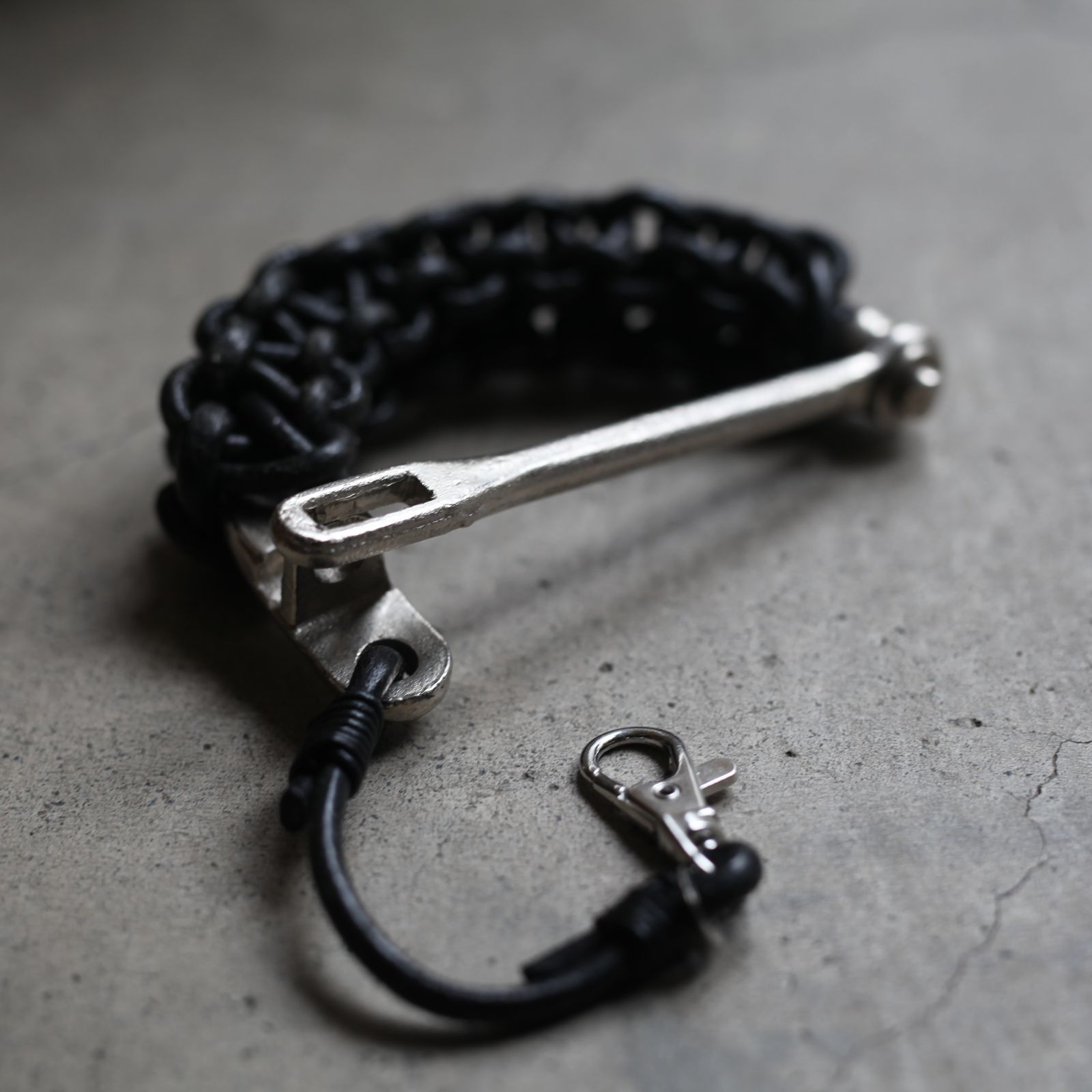 BLESS - 【残り一点】Handle Leather | ACRMTSM ONLINE STORE