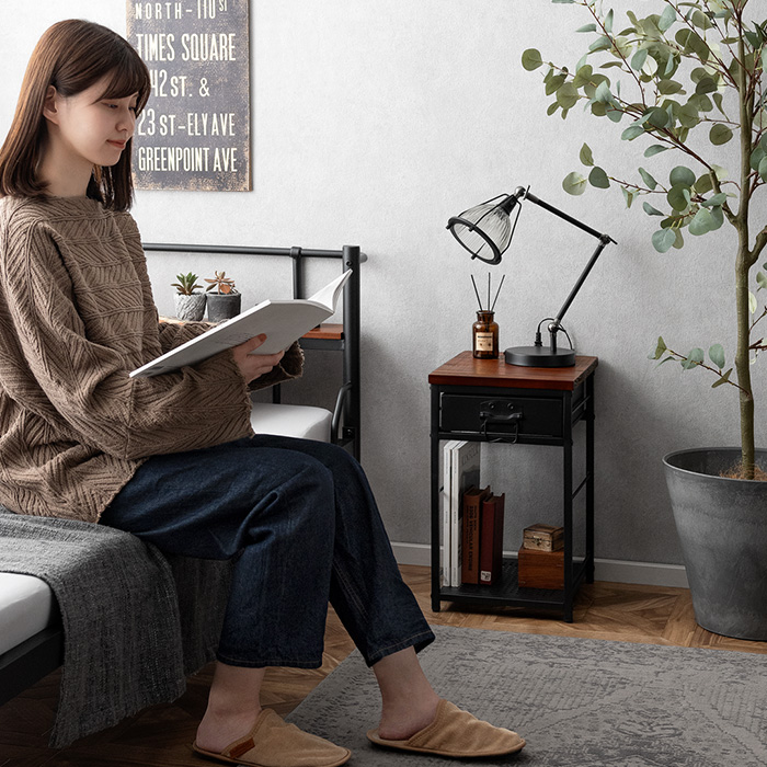 ヴィンテージ調ナイトテーブル BILLS(ビルズ) | 家具・インテリア通販