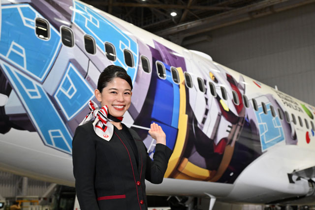 JAL、ガンダムJETお披露目 3/3から国内線で万博PR