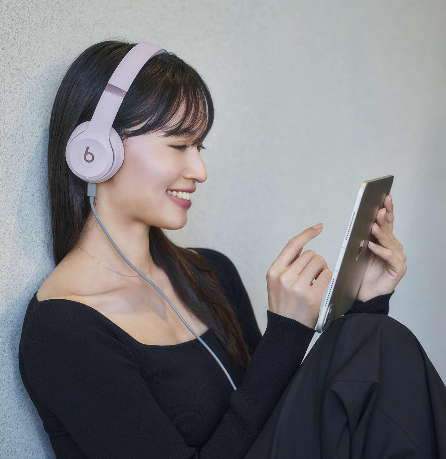 Beats Solo 4 - オンイヤーワイヤレスヘッドフォン - マットブラック