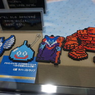 メタリックブルーに輝く「ロトの兜」がクール！「ドラクエ ふくびき所