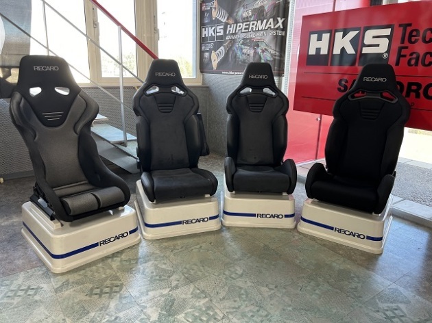 RECARO RS－G GK SL／BK 入荷 展示中！｜自動車