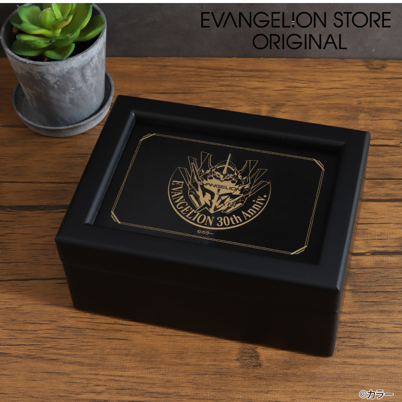 EVA STOREオリジナル 木製オルゴール／30周年エンブレム(残酷な天使の