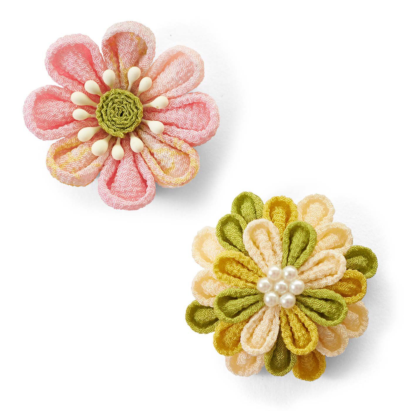 小さな一輪に個性がキラリ つまみ細工の花図鑑の会｜Couturier