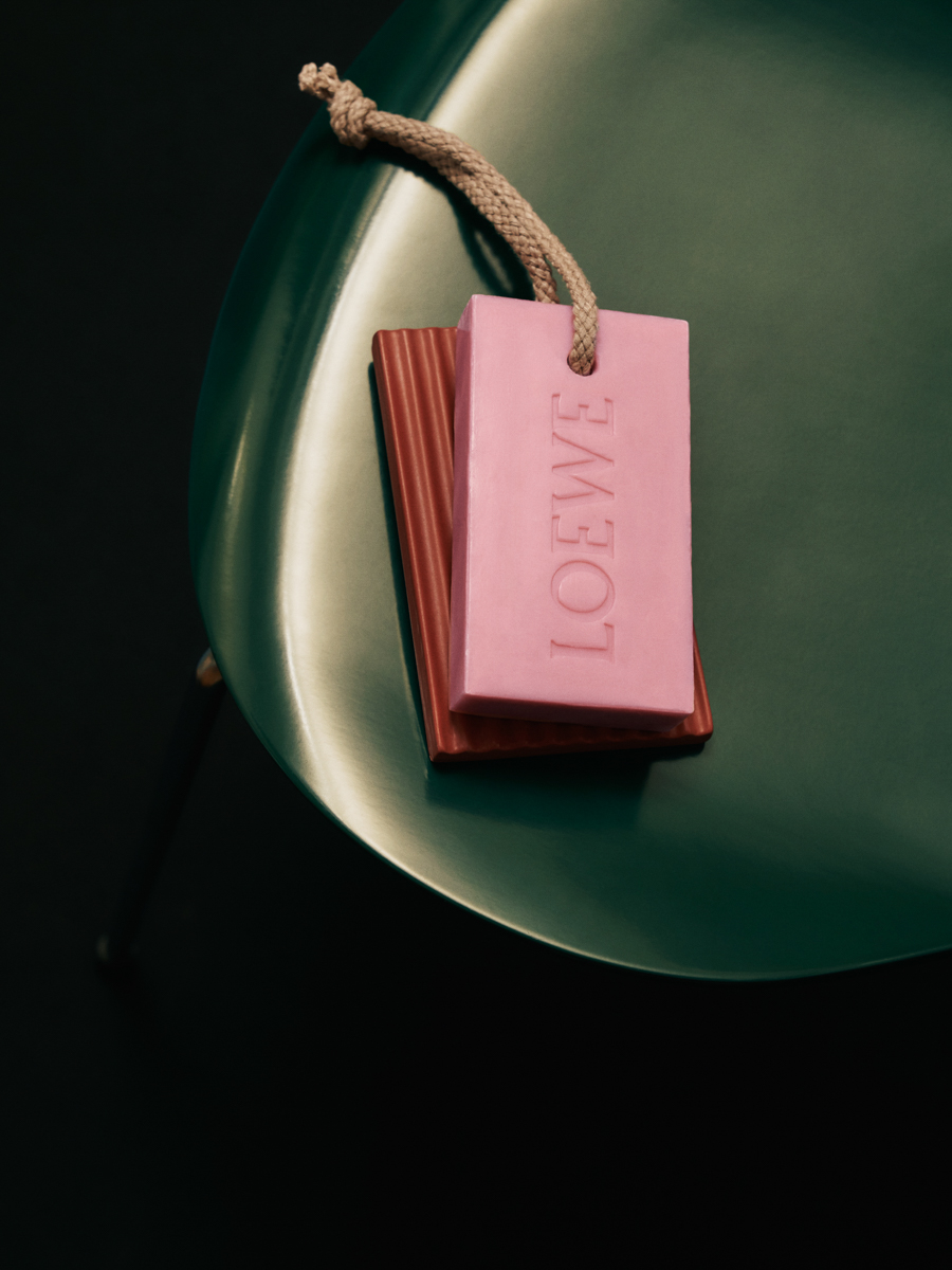 ロエベのバス・ボディコレクションに新たな香り「アイビー」が追加