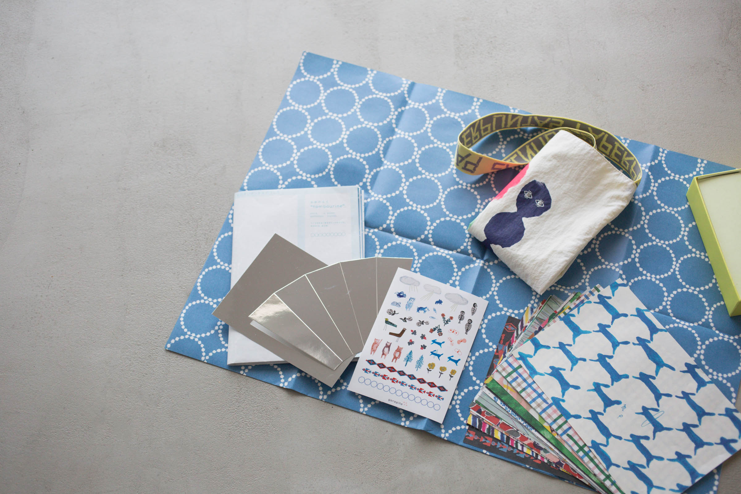 ミナ ペルホネンが紙遊びの本「ぺぱぷんたす」とコラボ、皆川明描き