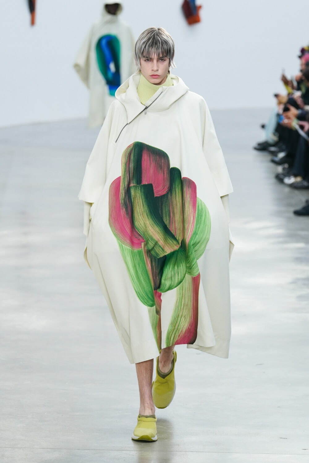 オム プリッセ イッセイ ミヤケ 2024年秋冬コレクション - 身体と衣服