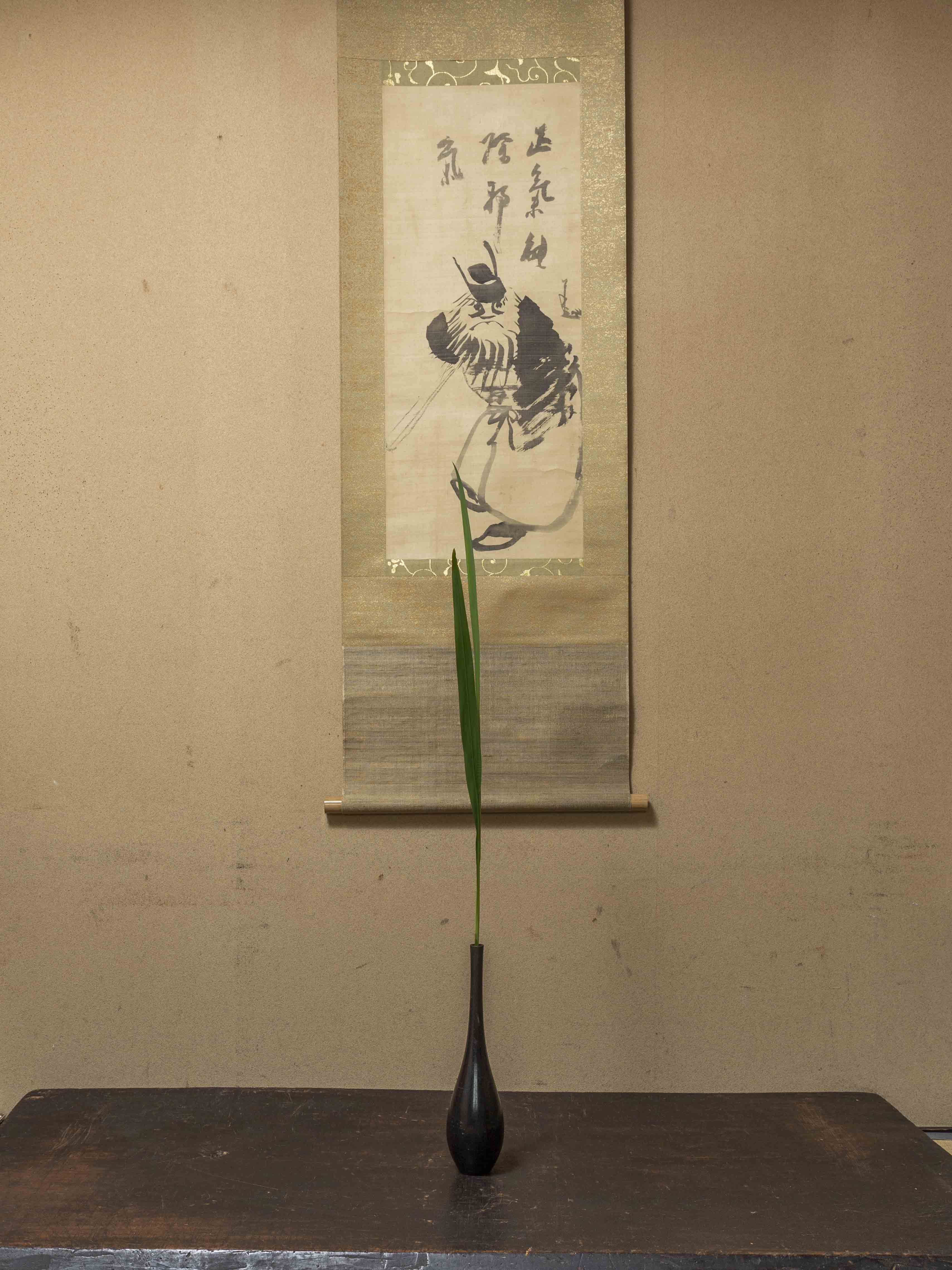 27 古銅細口花入 | 花と器と 高木孝 | ブログ | 工芸青花 kogei-seika