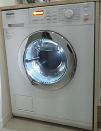 ミーレ(Miele)冷凍冷蔵庫 KFN 12823 SD （ホワイト）