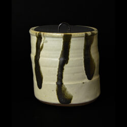 濱田庄司 黒釉錆流描皿 | しぶや黒田陶苑