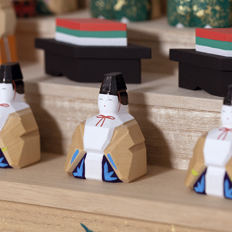 段飾雛（中） 神泉作– 奈良一刀彫 誠美堂