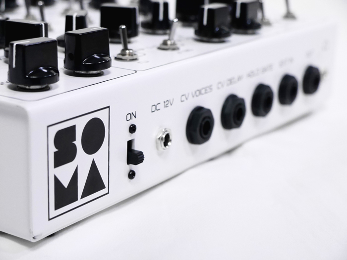 ロシアのシンセサイザーメーカー SOMA laboratory LYRA-8 展示/販売中