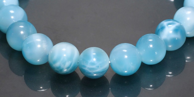 希少]ウォーターブルーラリマーブレスレット（約10.5mm玉・透明質の粒