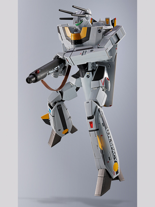 マクロス」より「DX超合金 VF-1S バルキリー ロイ・フォッカー