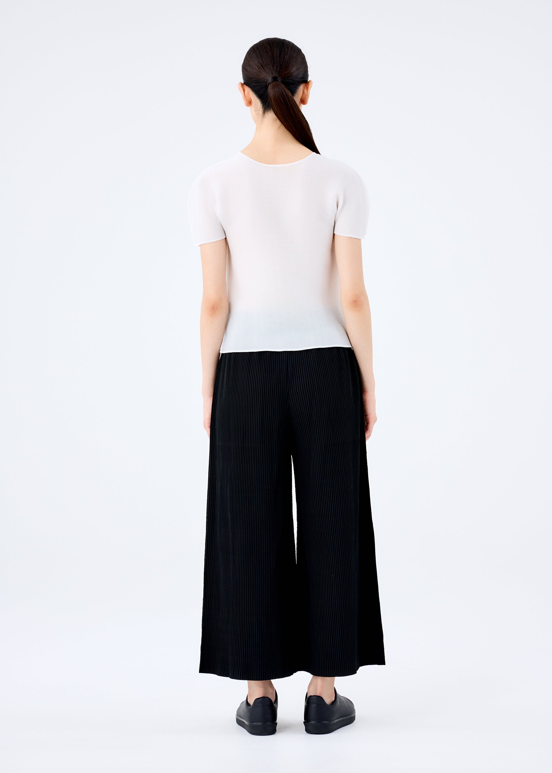 FINE KNIT PLEATS BLACK – isseymiyake.com