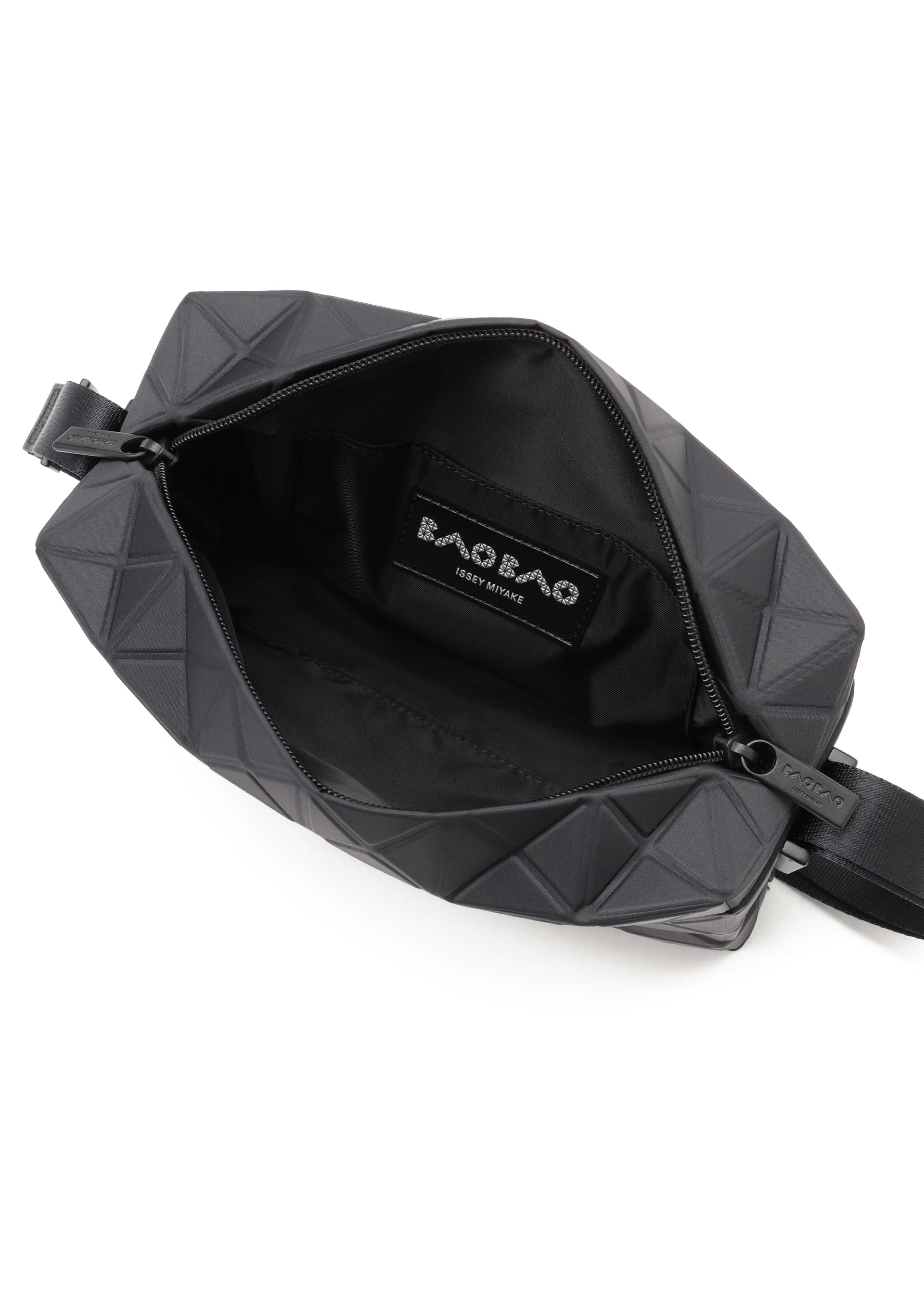 TRACK – isseymiyake.com