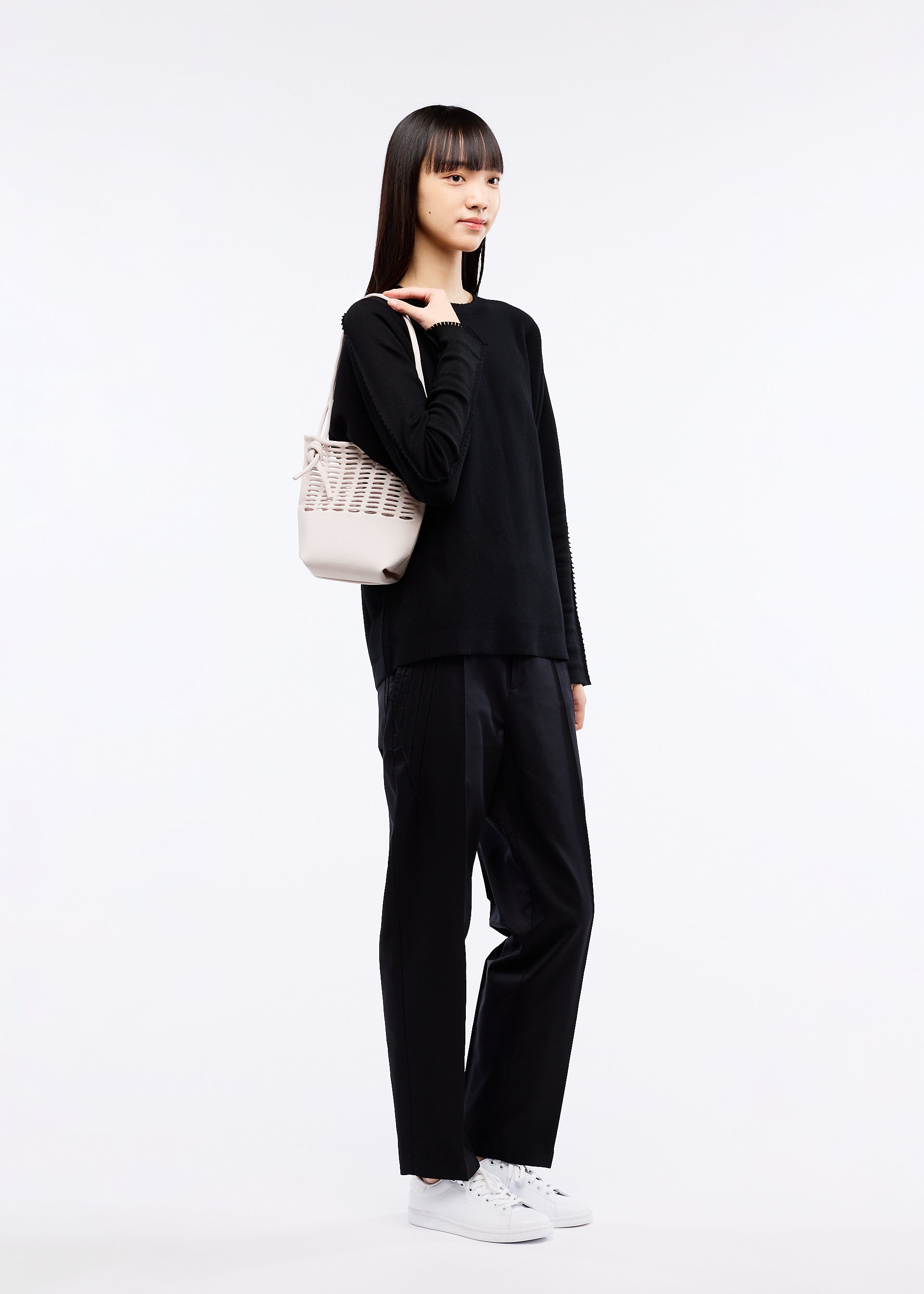MOKKO FLAP POUCH – isseymiyake.com