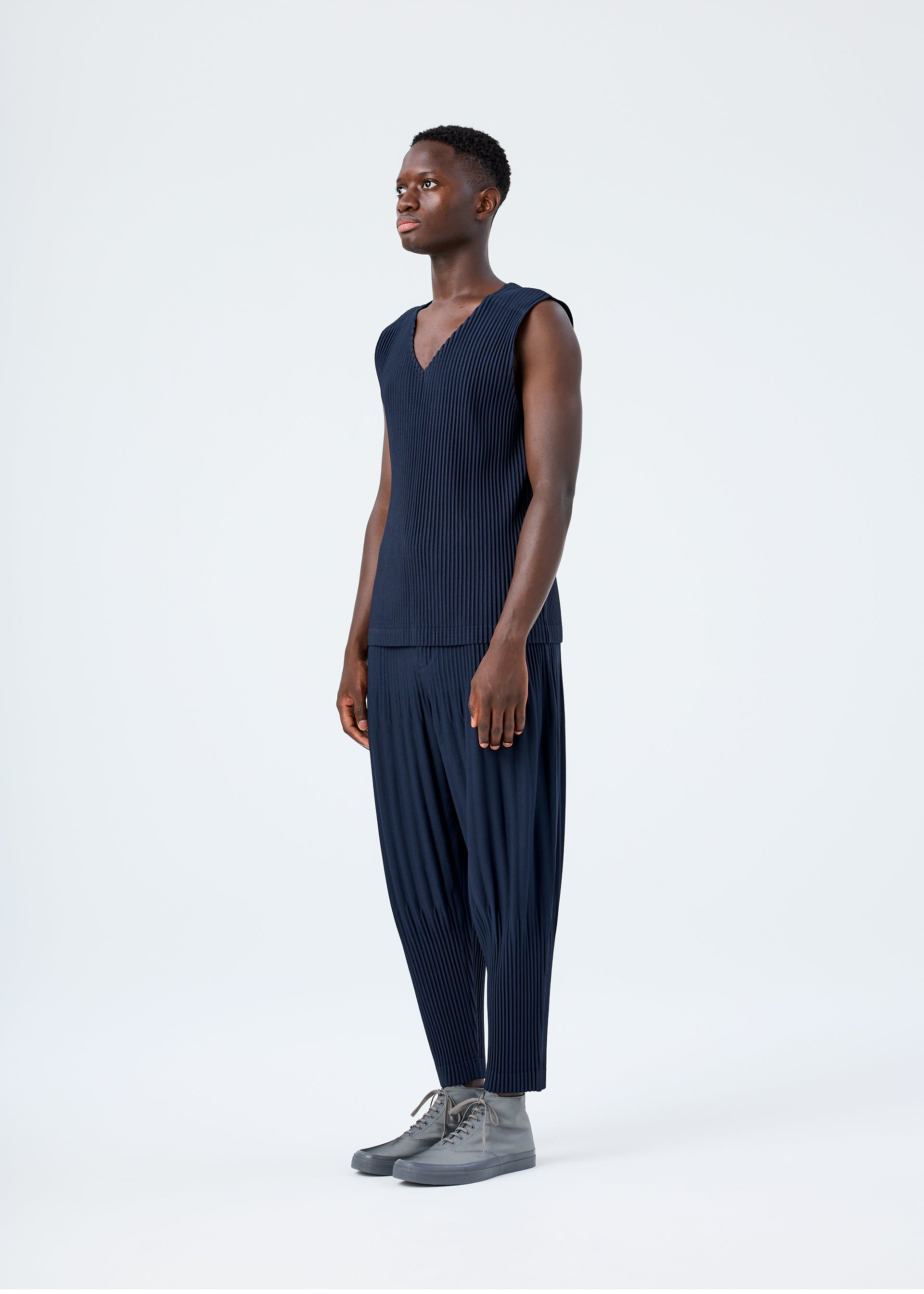 BASICS – isseymiyake.com