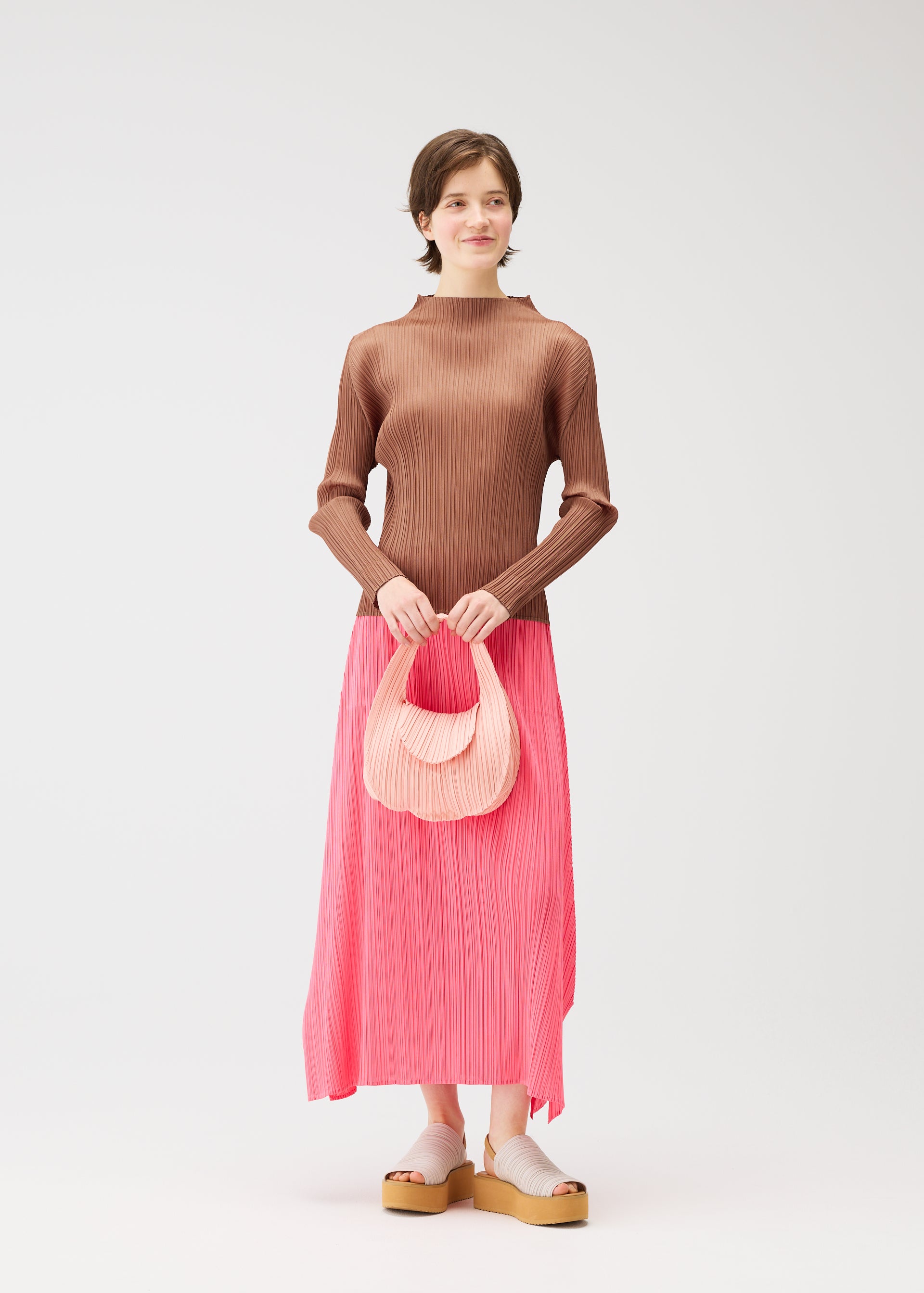 PLEATS PLEASE ISSEY MIYAKE – isseymiyake.com