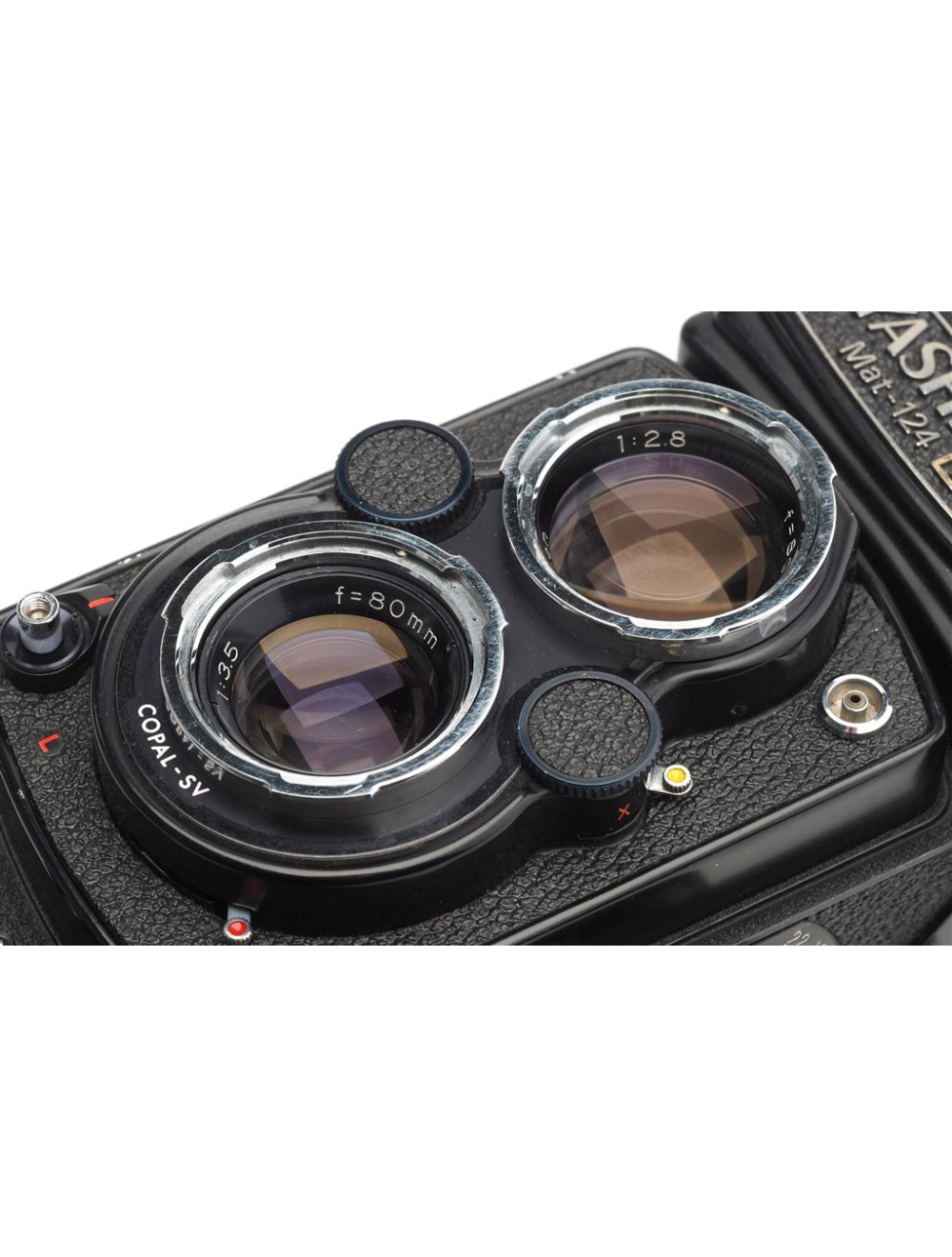 Yashica YASHICA(ヤシカ）Mat-124G Mat 124G: A Twin-Lens Classic