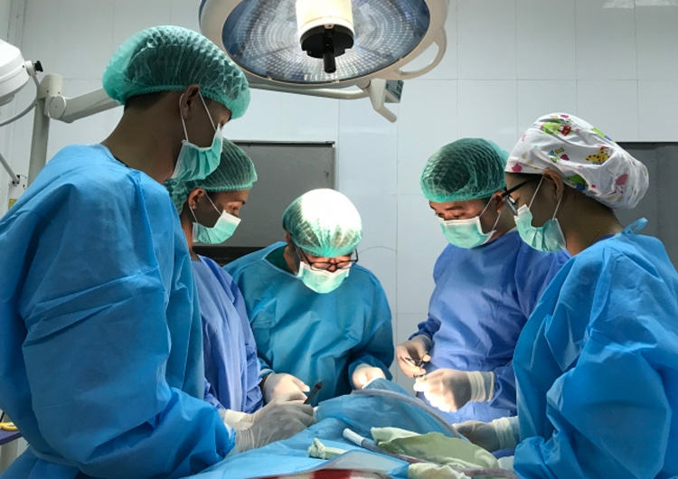 ミャンマー国内で初の小児生体肝移植へ： 国際NGOが九州大学病院の小児