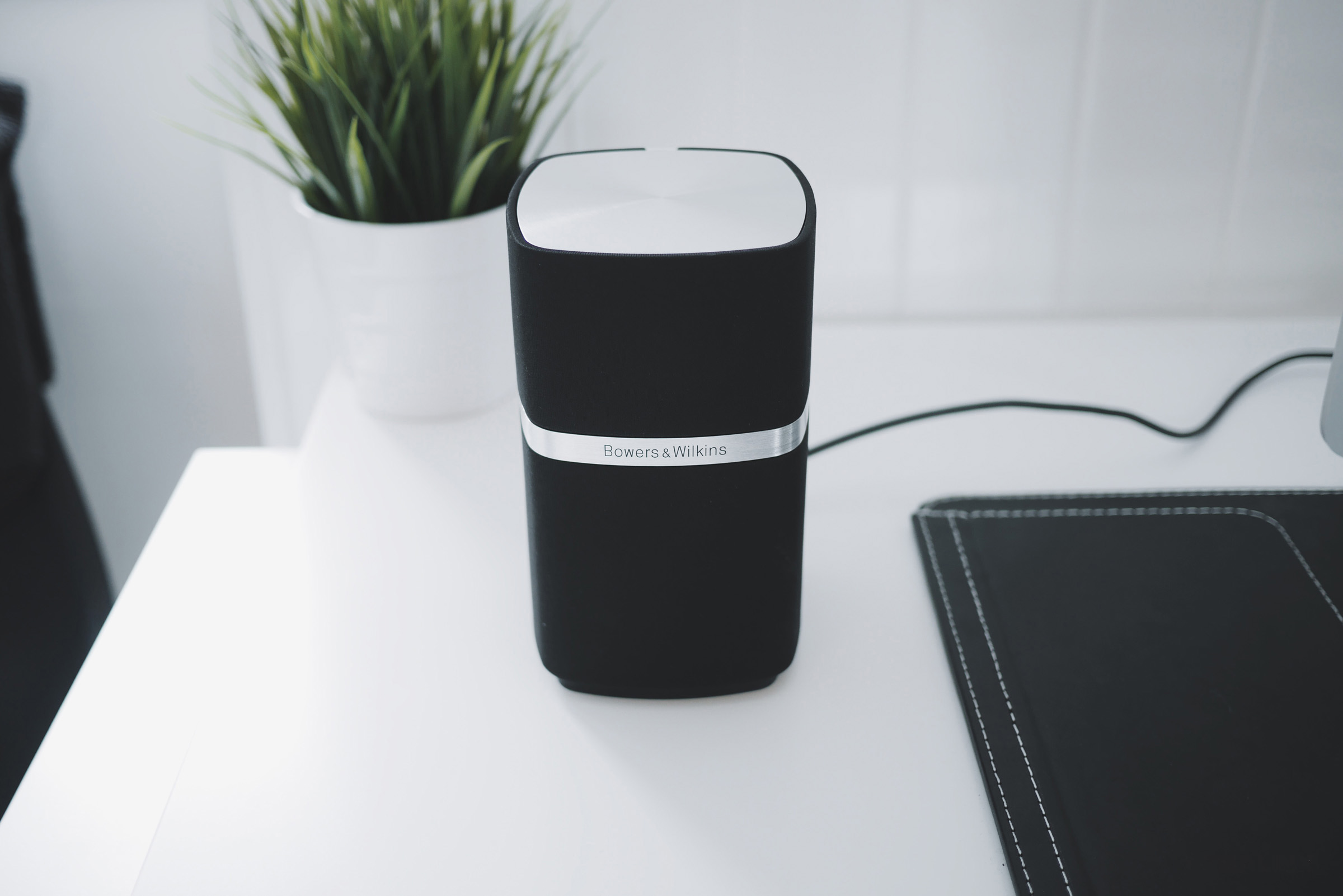 Bowers & Wilkins MM-1 Review - Oliur