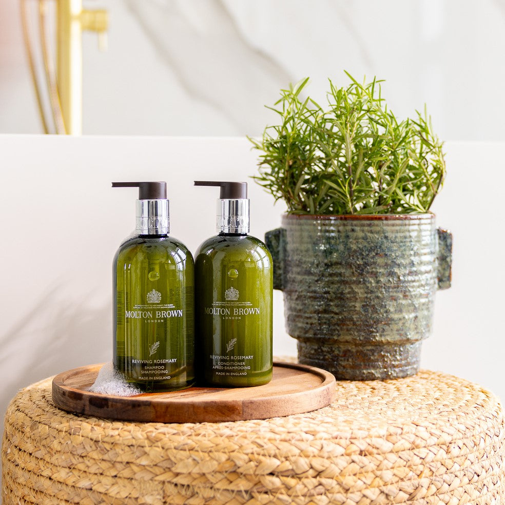 リヴァイヴィング ローズマリー ボディローション 300ml – MOLTON BROWN