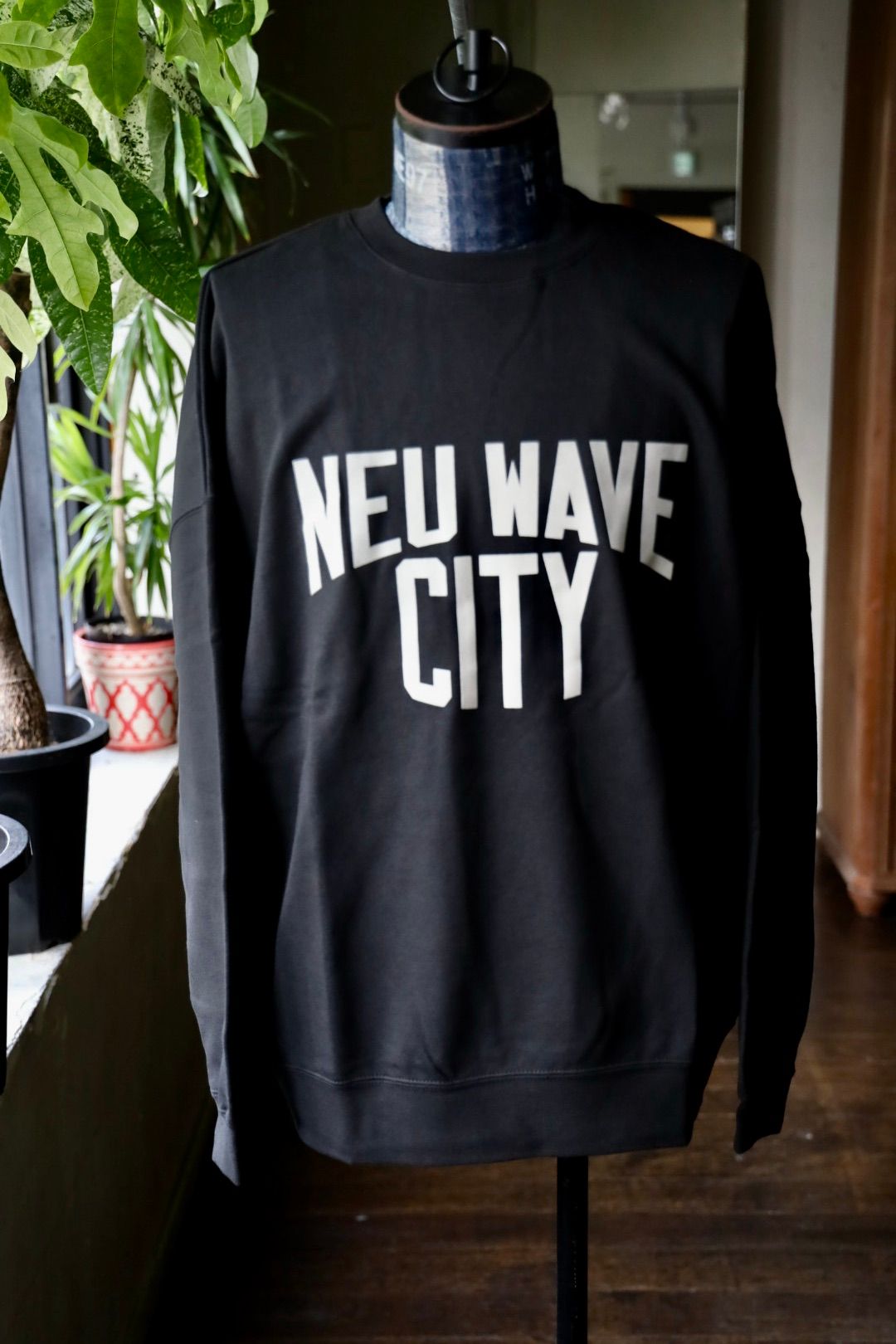 ISNESS MUSIC - イズネスミュージック 25AW NEU WAVE SWEAT SHIRTS