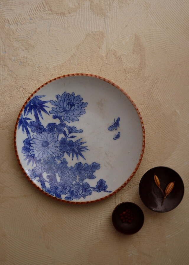 染付印判大皿 菊竹蝶紋様 金継 Antique Sam's Collection