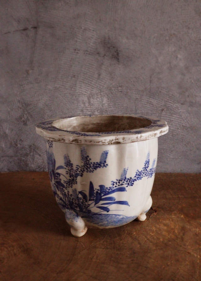 尾張焼 染付植木鉢 三つ足 時代植木鉢 染付 手書き