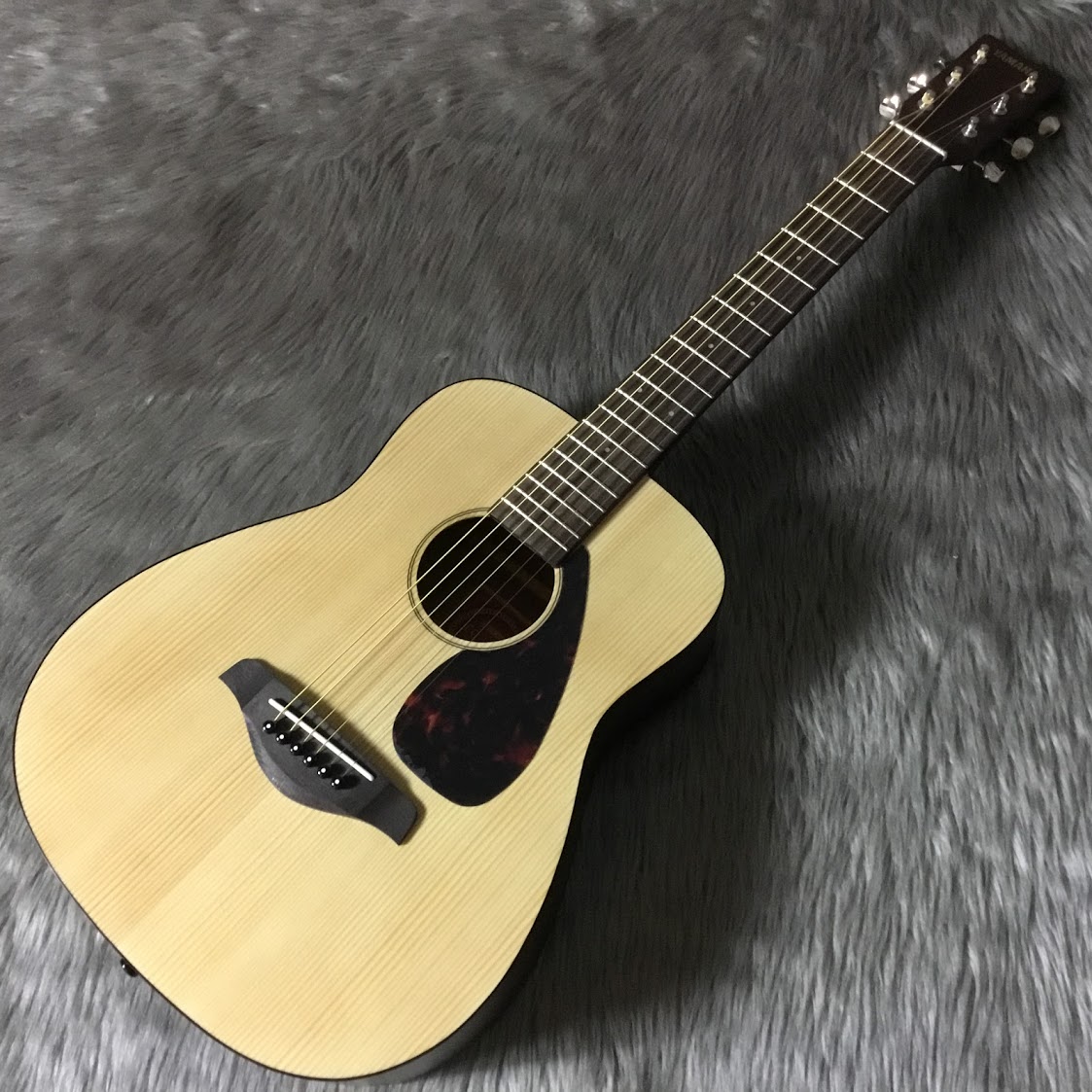 ミニサイズ・アコースティックギター】キッズにも、お出かけのお供に