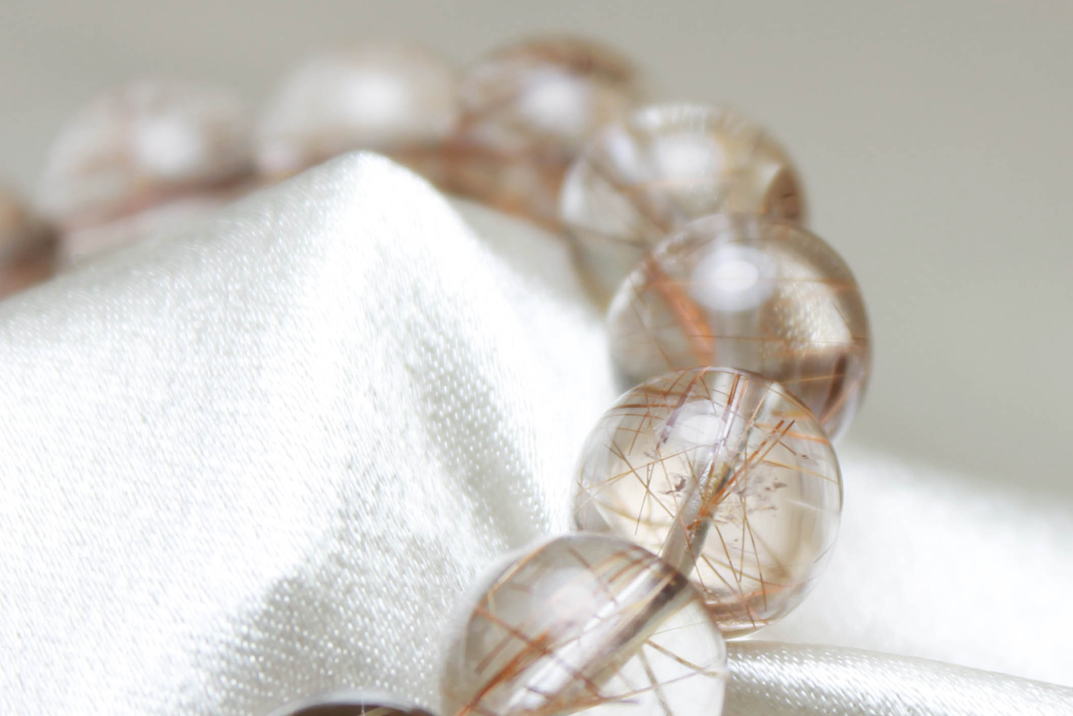 一点物 ブレス ブラウンルチルクォーツ 11mm 品番： 1011110111