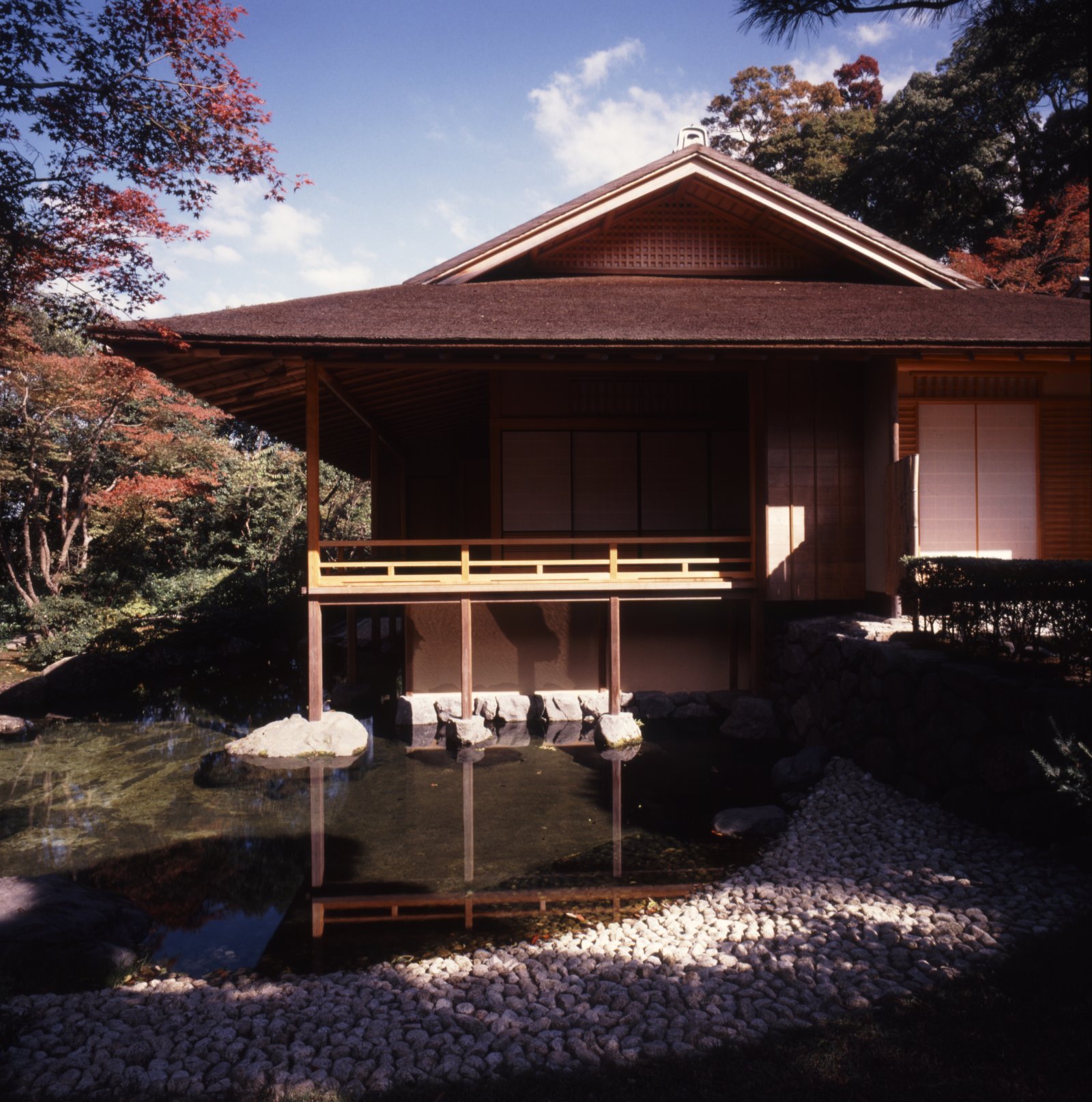 数寄屋建築」の匠・中村外二工務店が伝承する建築の心を紐解く｜Pen Online