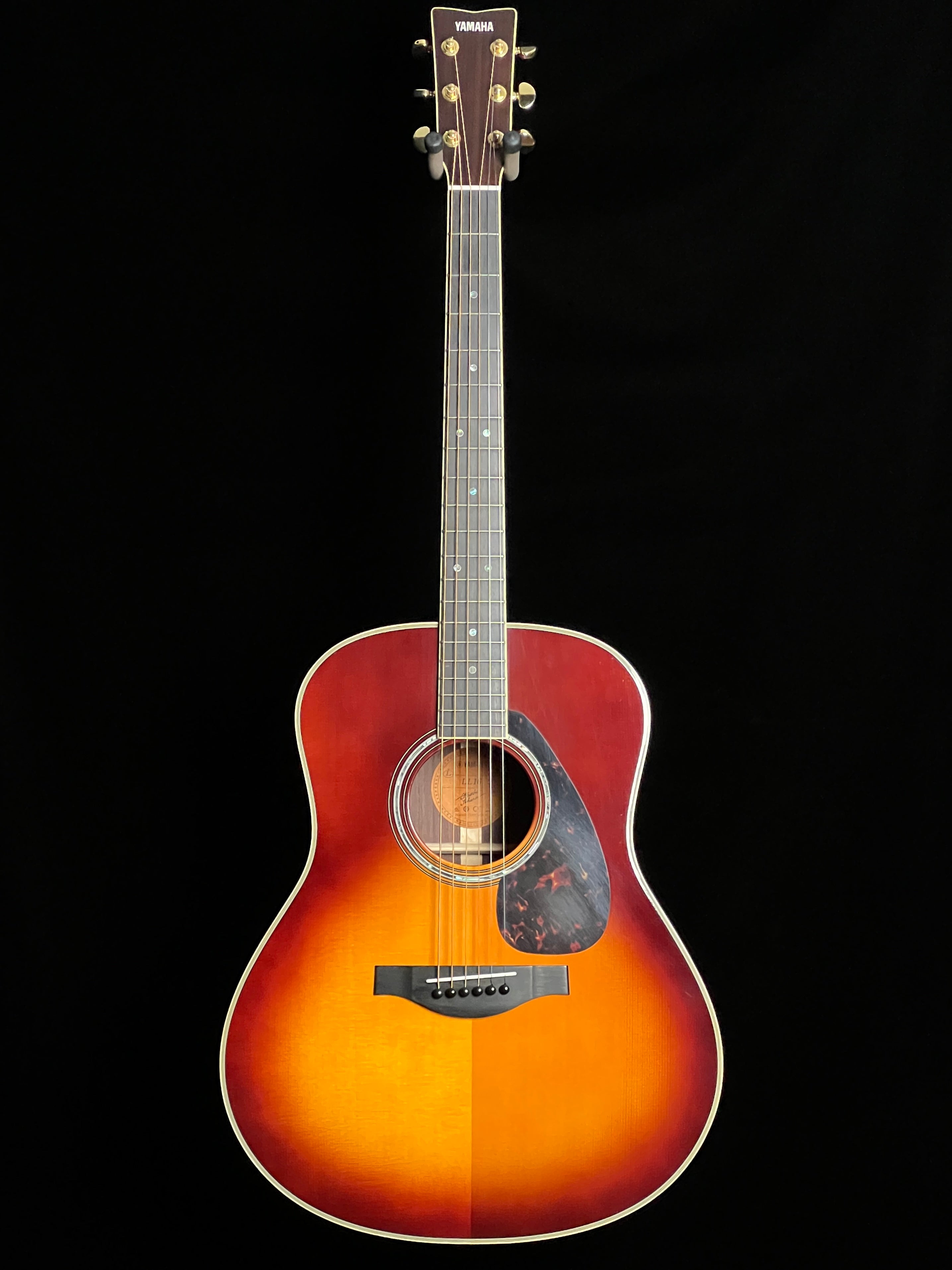 SOLD - Yamaha LL16 ARE L-Series Jumbo Sunburst Acoustic/Electric