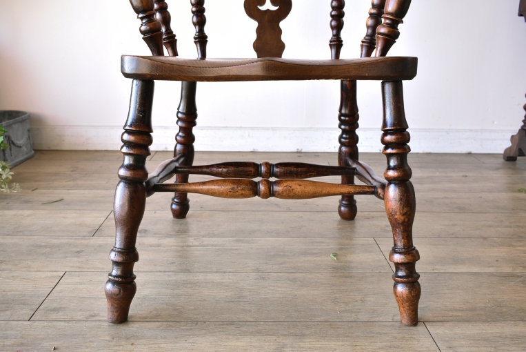 パルテノン アンティーク / アンティークらしい味わいが魅力のダブル