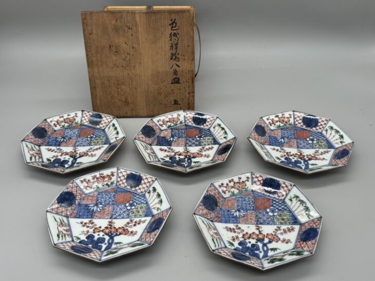 須田菁華 『色絵祥瑞八角皿』 ｜骨董品買取 緑和堂