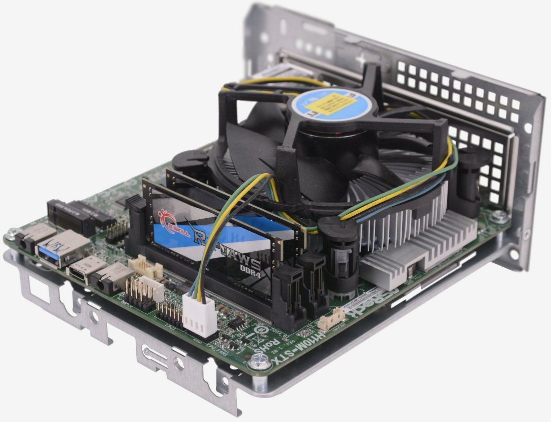 Asrock DeskMini 110 + i5 6500 + メモリ16GB ASRock DeskMini 110 Mini-STX Mini PC Review