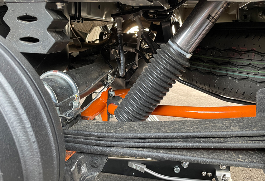 ローダウン・リクライニングに加え、4WD特有のデフ上げにも対応！足