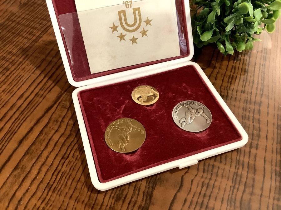 1967年 ユニバーシアード東京大会記念メダルセットが買取入荷致しまし